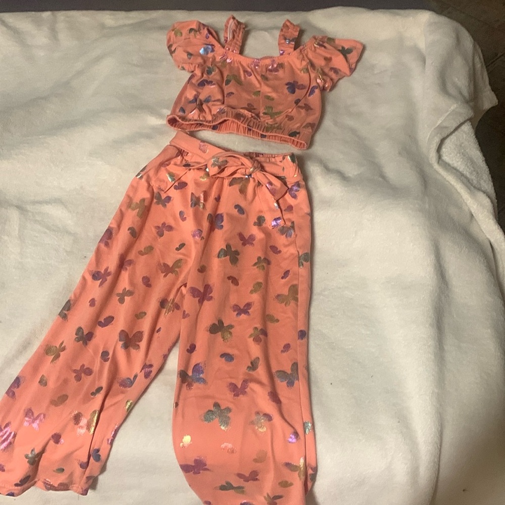 Emma And Elsa 2 Piece Outfit!!